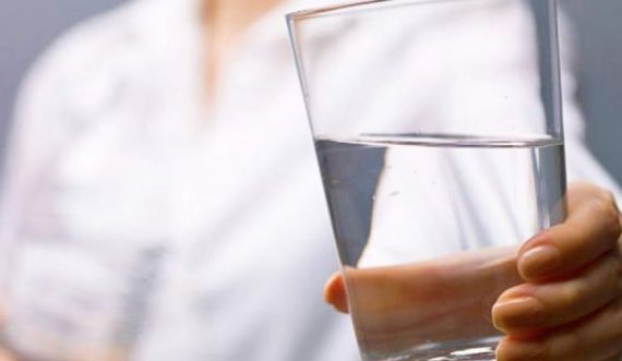 KRU “Hidrodrini” apel qytetarëve: Kurseni ujin e pijshëm, ka rënë niveli i burimeve
