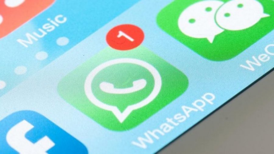 Mësoni se a po spiunon Facebook mesazhet tuaja në WhatsApp