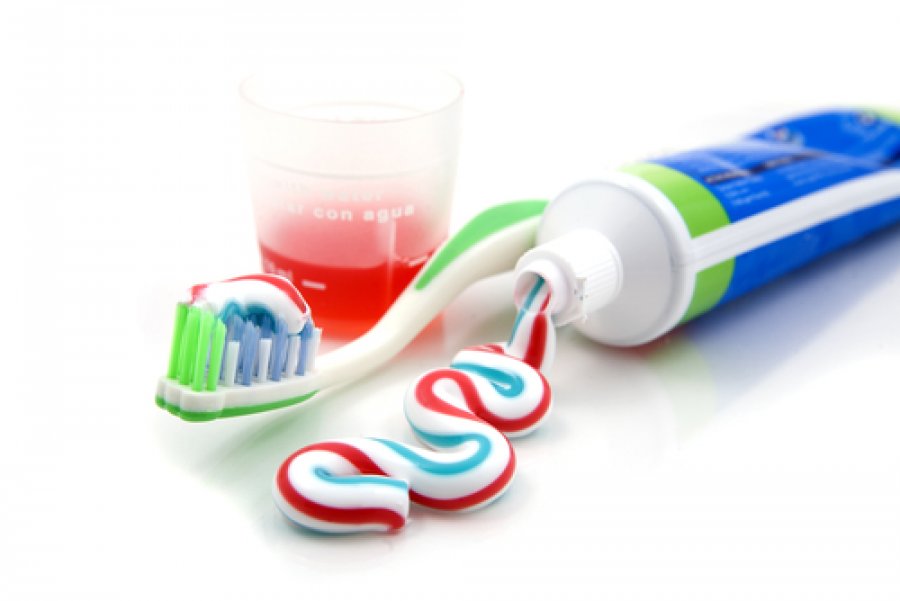Këto janë përdorimet e panjohura të pastës së dhëmbëve