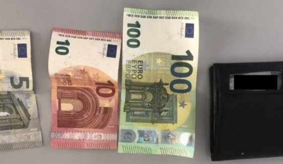 Polici gjen portofolin me para të një 78-vjeçari në Kaçanik, e dorëzon në stacion  