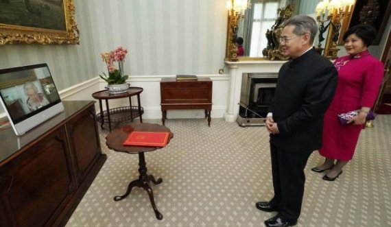 Kuvendi i Britanisë ia ndalon hyrjen ambasadorit të Kinës, ja arsyeja