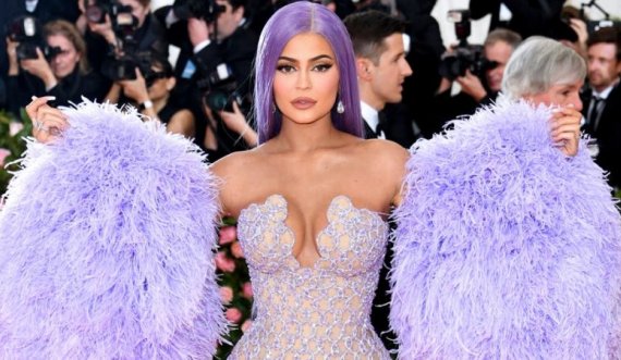 Zbulohet arsyeja se përse Kylie Jenner nuk mori pjesë në “Met Gala” këtë vit 