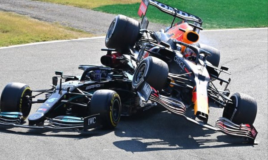 Video e jashtëzakonshme nga aksidenti i frikshëm mes Hamiltonit dhe Verstappenit