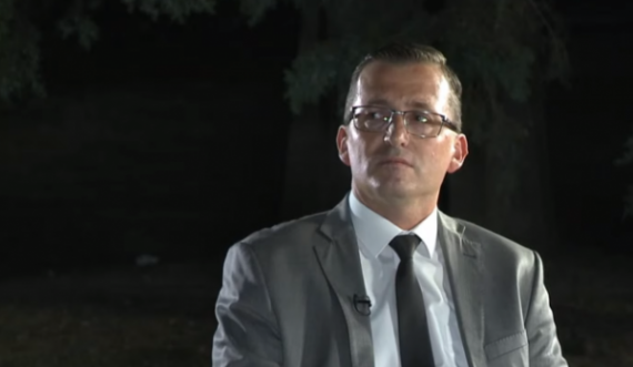  Kandidati i LDK’së për kryetar të Rahovecit ndalet gjatë transmetimit “live” pasi filloi të thirret ezani 