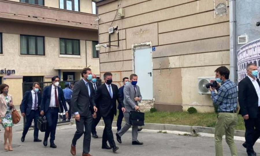 Lajçak takohet me kreun e PDK-së, Memli Krasniqi