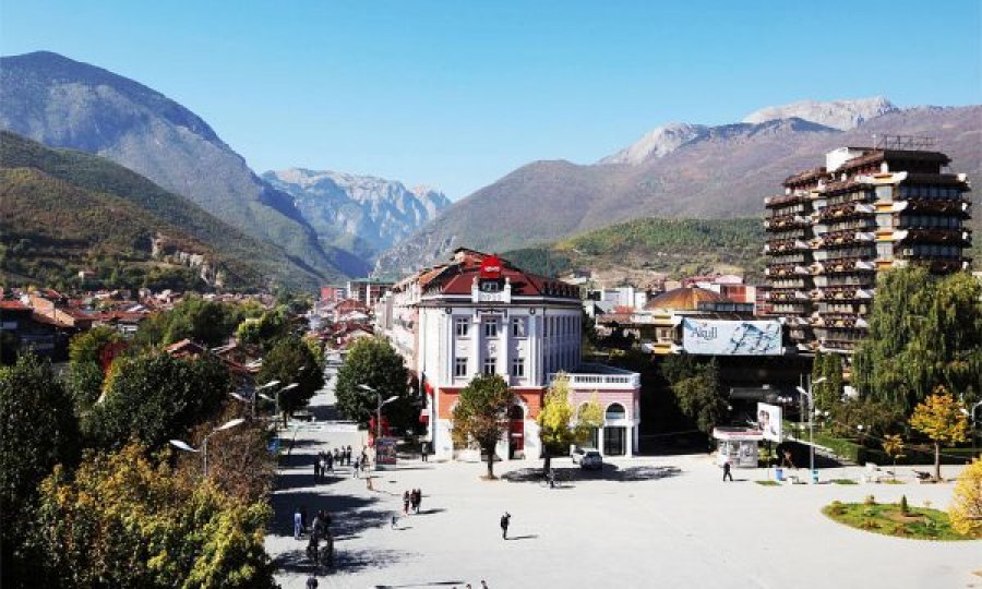 Pejani me 'sabah' kanos babain dhe familjarët