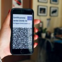 Shteti Italian e bën të detyrueshme pasaportën e vaksinës