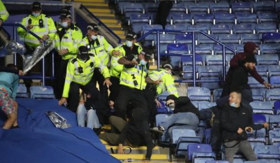 Arrestohen rebelët pas përleshjeve mes tifozëve në Leicester-Napoli, ajo që nuk u pa mbrëmë