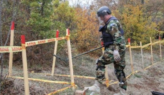  Policia tërheq një mjet të pashpërthyer në Mitrovicë 