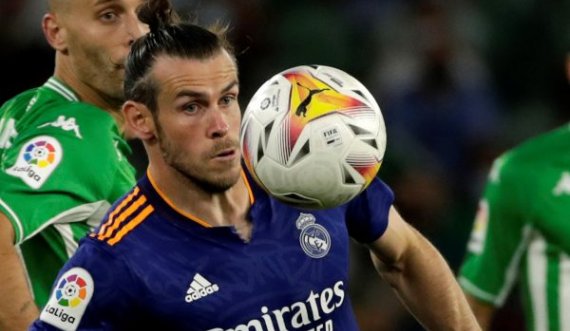 E ndjek mallkimi në Madrid, Bale jashtë së paku dy muaj