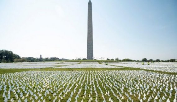 660,000 flamuj të bardhë në nderim të viktimave që humbën jetën në SHBA nga Covid-19