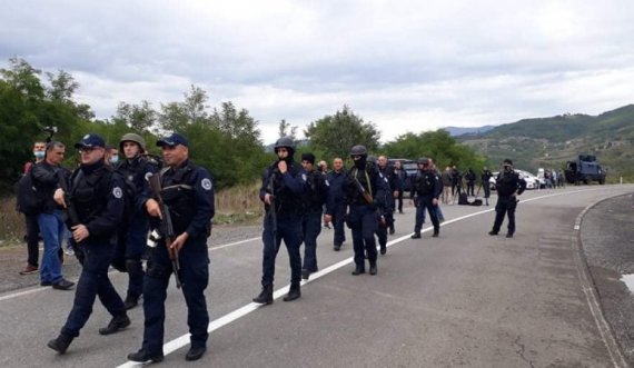 Përplasen protestuesit serb me policët kosovarë