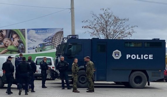 Zhvillimet e fundit:Forca të shumta të policisë dhe KFOR-it edhe në rrugët magjistrale për në kufirin me Serbinë
