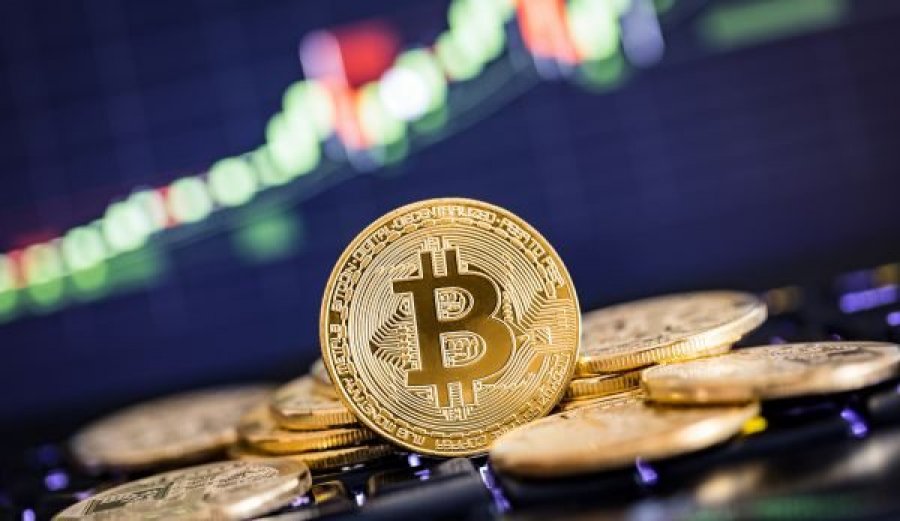 Çmimi i Bitcoin pëson rënie, humb pothuajse 10 përqind nga vlera e tij