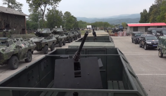 'Xhandarmëria gati': Beogradi provokon rëndë, MUP-i serb publikon video të ushtrisë e tankeve (Video)