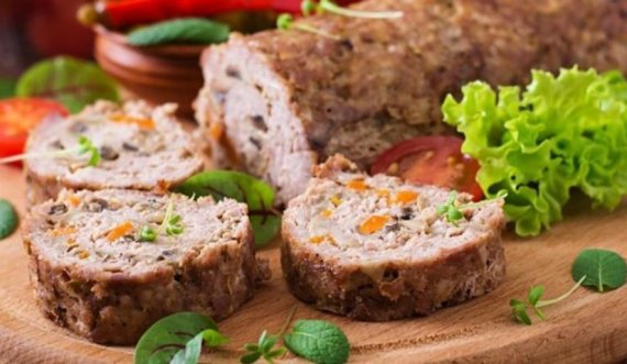 Receta e Cekës: Roladë me mish të bluar dhe vezë