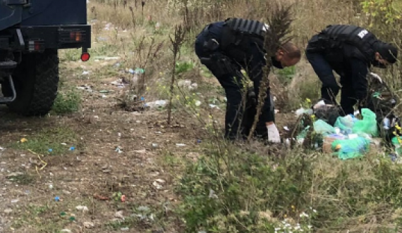 Policët e Kosovës pastrojnë zonën në Jarinjë në ditën e tretë të protestës