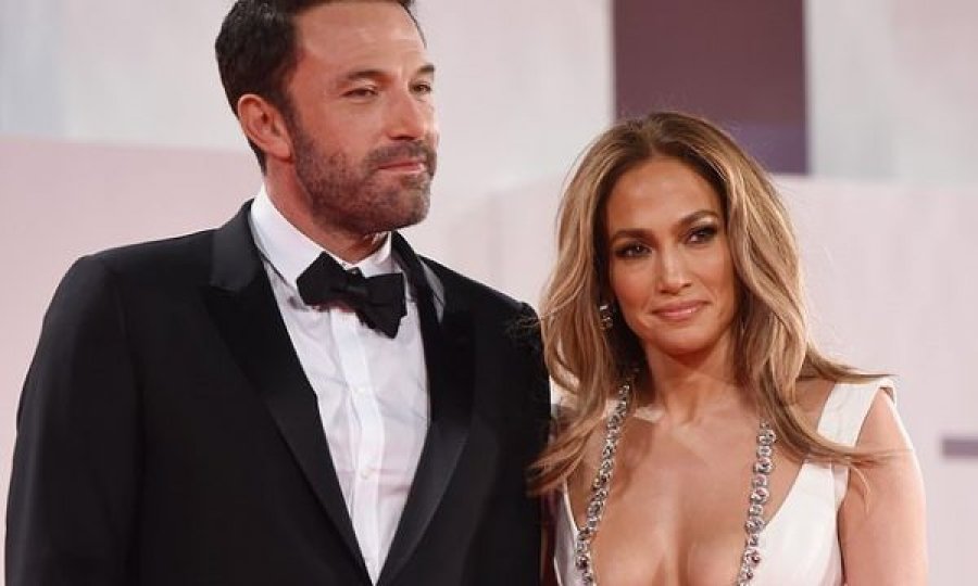 Pasi konfirmuan ribashkimin, Jennifer Lopez dhe Ben Affleck nuk e ndjekin njëri-tjetrin në rrjete sociale