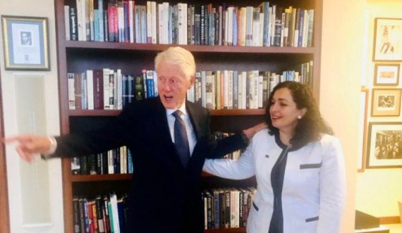 Vjosa Osmani takohet me Bill Clintonin: Kosova është e bekuar me miqtë më besnikë