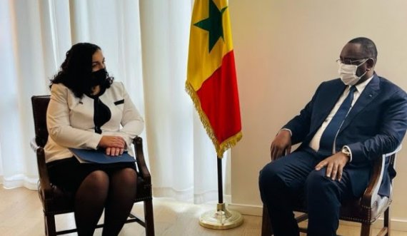 Vjosa ​Osmani fton presidentin e Senegalit ta vizitojë Kosovën