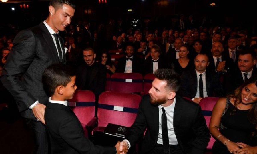 Nëna e Ronaldos: Nipi im është më i gjatë se Messi