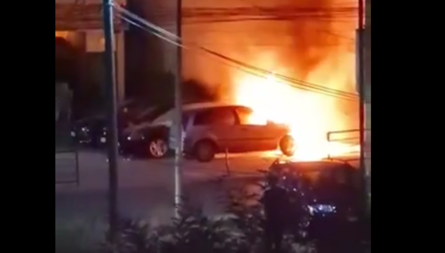  Zjarr i madh në Matiqan, digjet një veturë 