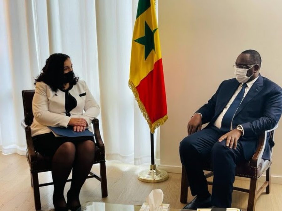 Vjosa ​Osmani fton presidentin e Senegalit ta vizitojë Kosovën