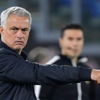 Mourinho kërkon nga Roma të apelojë kartonin e kuq të Pellegrinit
