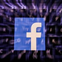 Facebook u përpoq të rregullojë imazhin me lajme pozitive për veten