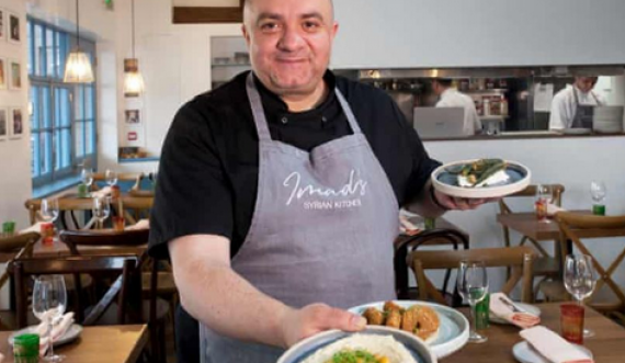  U largua nga Siria si refugjat 6 vjet më parë, tani është pronar i një restoranti në qendër të Londrës