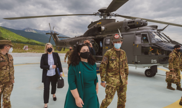 Presidenca e Kosovës reagon pasi helikopterët serbë iu afruan kufirit në veri pre