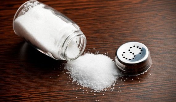  3 këshilla për të konsumuar më pak kripë