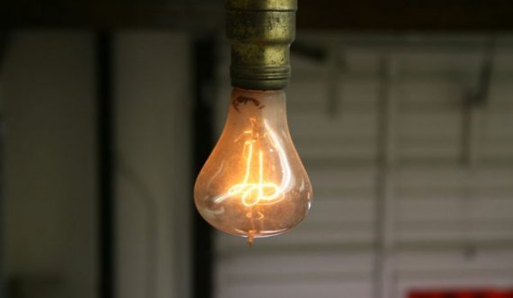 Misteri i llambës që qëndron ndezur që nga viti 1901