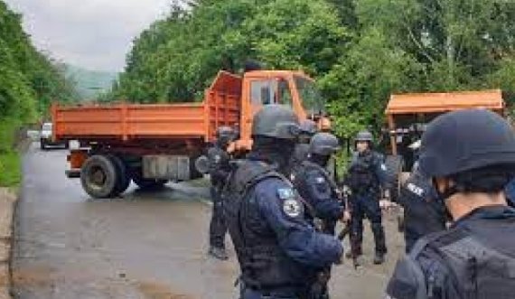 Veri: Protestuesit serbë shtojnë edhe një barrikadë në Bërnjak 