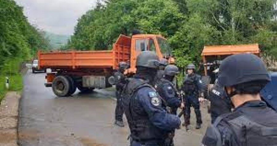 Veri: Protestuesit serbë shtojnë edhe një barrikadë në Bërnjak 