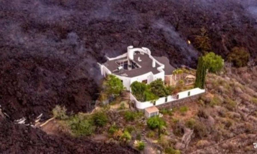 Vullkani shkatërroi gjithçka, por jo edhe shtëpinë e pensionistëve