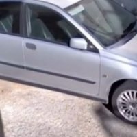 Momenti kur makina shkundet nga tërmeti