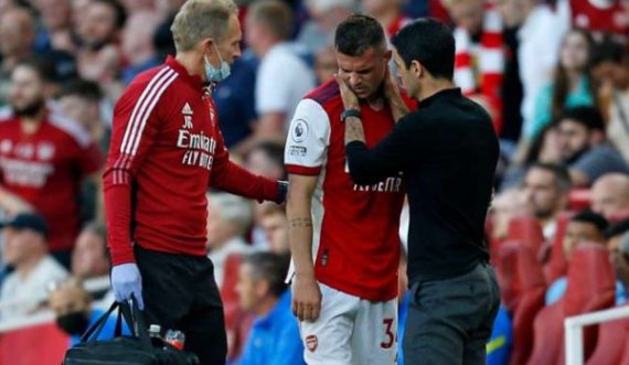 Trajneri i Arsenalit i brengosur me lëndimin e Xhakës