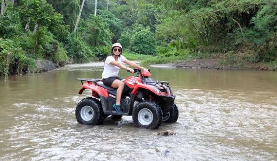Turistja i mbijeton rënies nga 30 metra në pemë e shkëmbinj me “motor aventure”