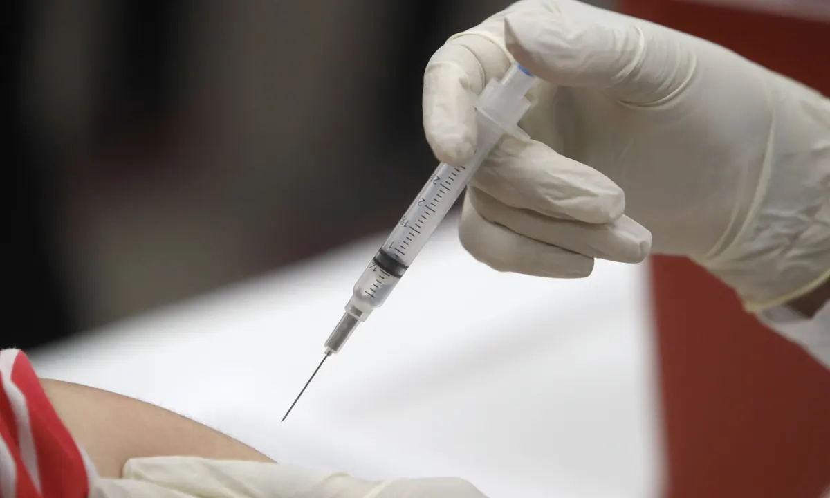  9 mijë e 665 doza të vaksinave Anti-COVID administrohen në 24 orët e fundit në Kosovë 