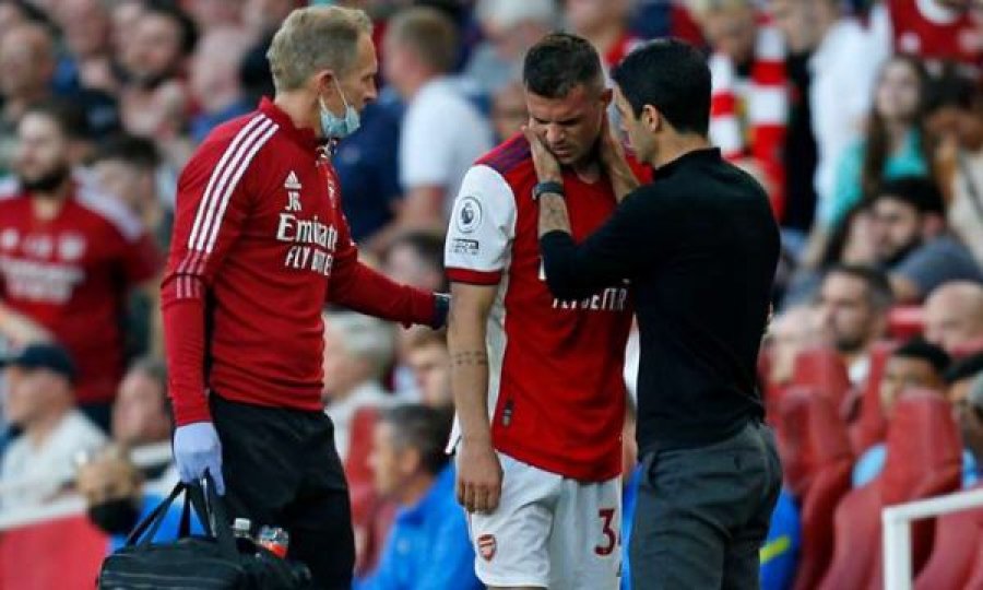 Trajneri i Arsenalit i brengosur me lëndimin e Xhakës