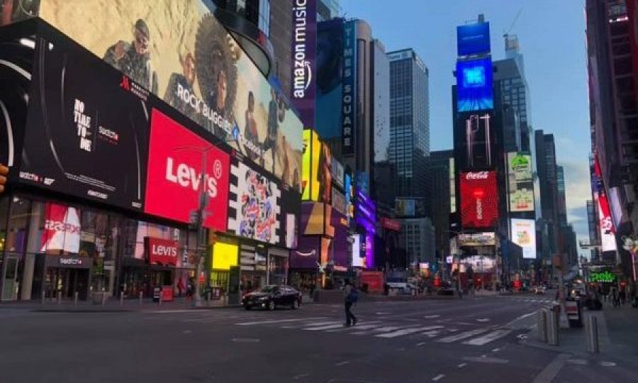 Sulm me armë në New York, 30-vjeçari nxjerr armën dhe qëllon mbi njerëzit, 5 të plagosur