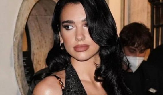 Dua Lipa si një modele e vërtetë në fotot e fundit