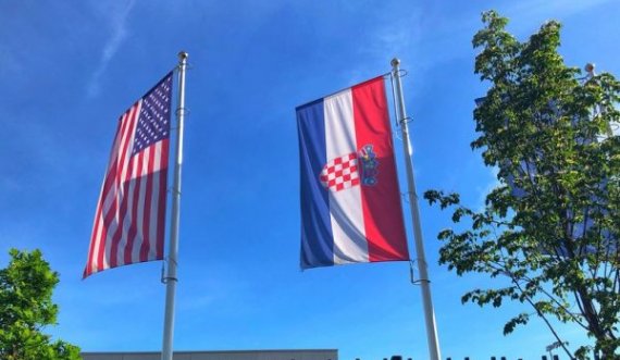 SHBA-ja i heq vizat për Kroacinë, kroatët mund të shkojnë atje vetëm me pasaportë