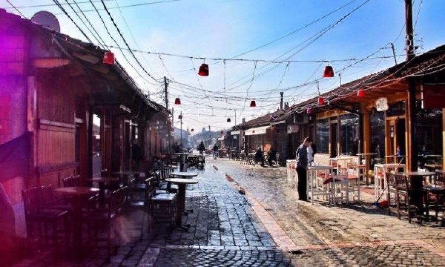 Gjakovë: E goditi me kabllo gruan në pjesë të ndryshme të trupit, kërkohet paraburgim për burrin