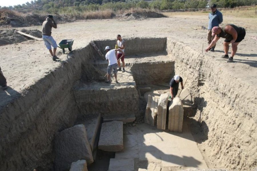 Arkeologët nga Turqia zbulojnë “Portën e Zeusit”
