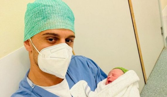 Rashica bëhet baba për herë të dytë, publikon foton e fëmijës