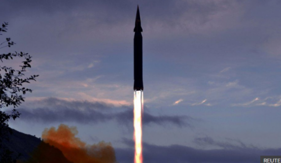 Koreja Veriore thotë se ka hedhur raketë të re hipersonike