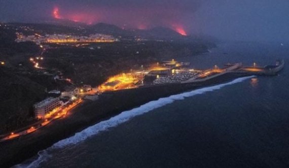 Llava e vullkanit në Spanjë arrin në oqean