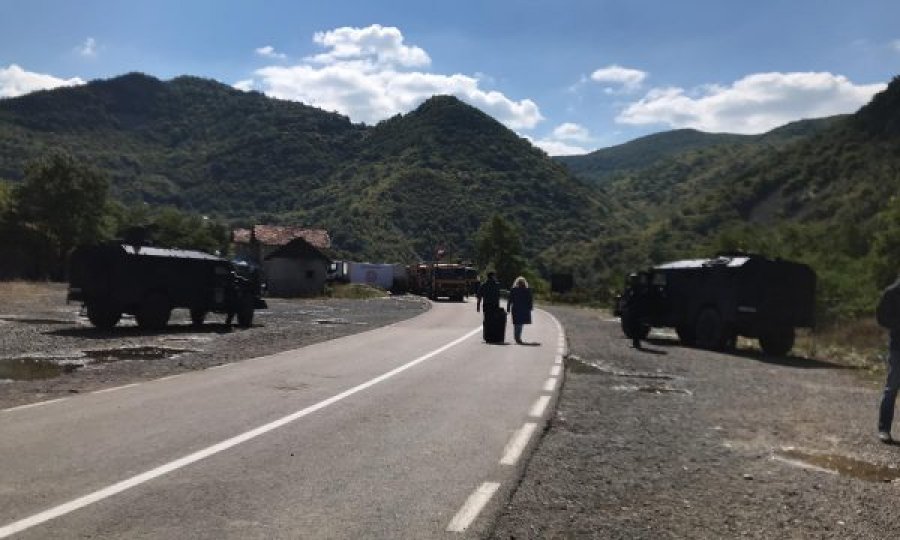 “Dy palët do t’i kenë nga tetë orë kohë”, Bislimi tregon darkordimin për heqjen e Policisë dhe barrikadave